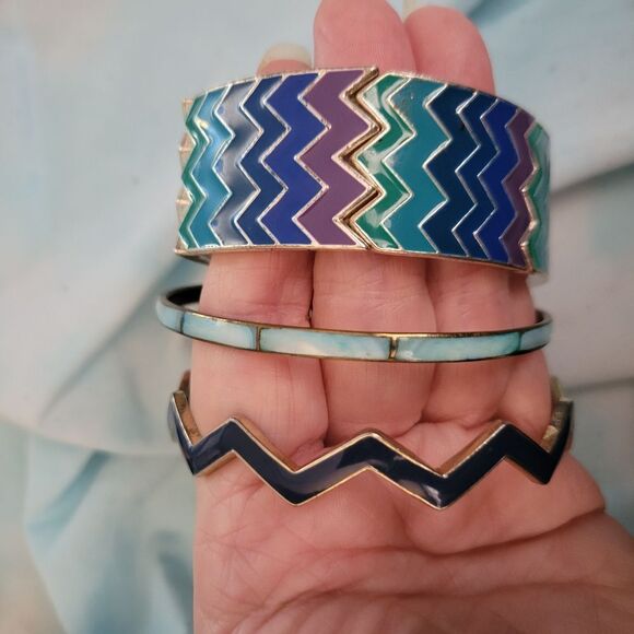 Chevron Patterned Bracelet Set in Blue and Purple - Picture 1 of 7